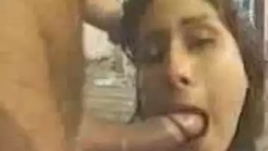 NRI Slut blows foreigner’s cock