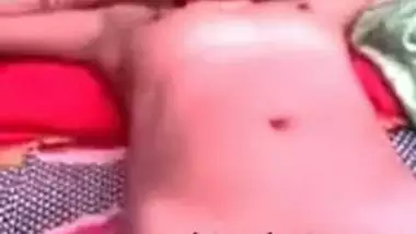 Marwardi aunty exposing her boobs and chut fingered