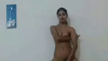 Muslim NRI house wife exposed her sexy figure on demand