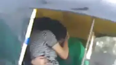 Sex In Auto Rikshaw - Desi Kissing In Auto Rickshaw porn video