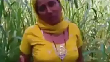  Indian Punjabi girl Fucked In Open Fields In Amritsar