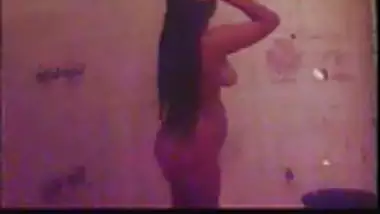 Desi indian B Grade movie nude bath