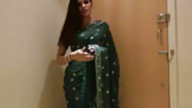 indian sexy babe jasmine strip naked taking off her sari