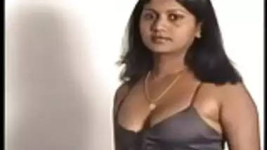 desi show her tits