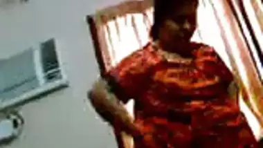 Aunty Changing dress