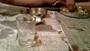 desi indian naked gashti eating