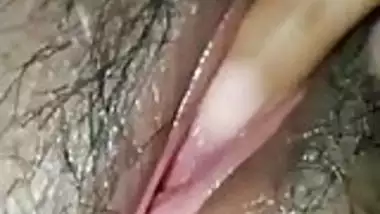 Bangla desi muslim slut fingering pussy 