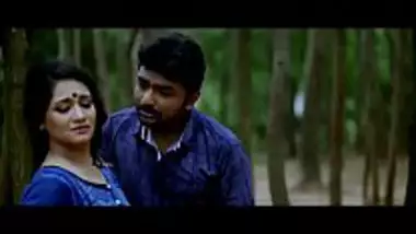 Tamil sex movie showing a busty bhabhi in action