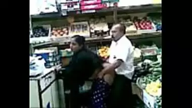 Hot Bhojpuri speaking aunty having sex at the grocery store