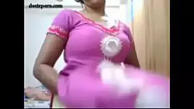 Chubby desi teen dancing without her pants