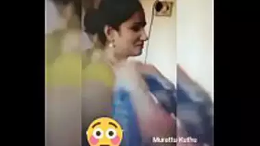 Desi scandal of a hot aunty sliding sari