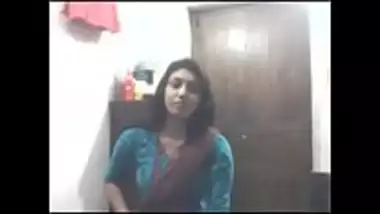 Sexy Kerala girl showing big boobs and masturbates