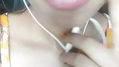 indian girl grabbing her tits hard on live