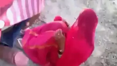 Shy Newly Married Bhabhi Blowjob Dewar In Khet