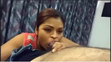 Sexy Tamil TV Anchor’s Hot Blowjob