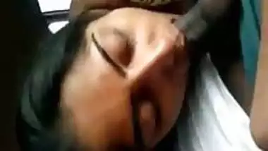 Hot Bhabhi swallowing cum from an average Desi Dick