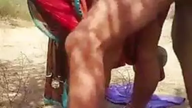 Indian bhabhi fucked outdoor