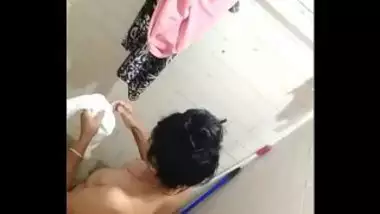 Hot Mallu Aunty Caught While Bathing