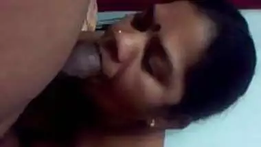 Mature south bhabhi sucking big cock her partner naked