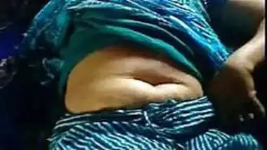 Hot Indian Wife navel show