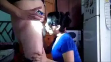 Delhi Bhabhi Sucking Cock Of Plumber At Home