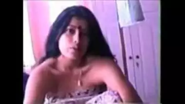 Homely And Sexy Bengali Wife Blowjob Video