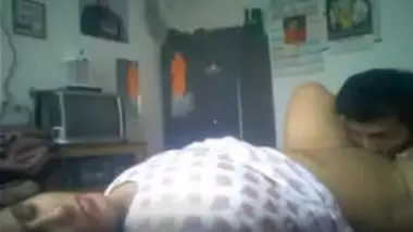 Sucking sexy desi pussy of neighbor aunty