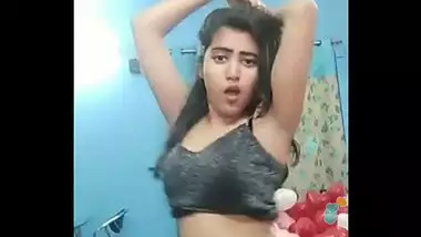 Hot indian girl khushi sexi dance on bigo live...1