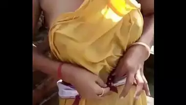 Desi bhabhi bathing video