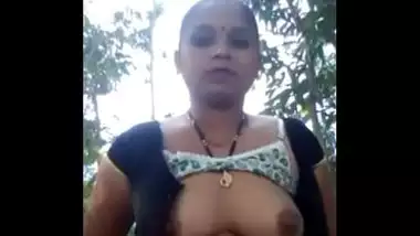 Desi village wife nude boobs and pussy selfie