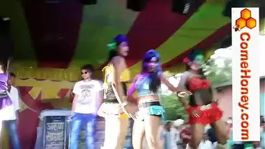 Indian, Pakistani, Bangladeshi girls dance Part1