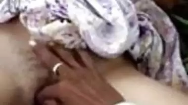 Fingering and Sex in open Khet by Indian Villagers