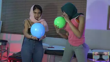 What? Balloon Stuffings in boobs and ass? How can this be with 2 women!?