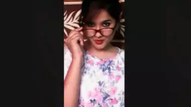 Sexy Desi Girl Showing Boobs on Video Call