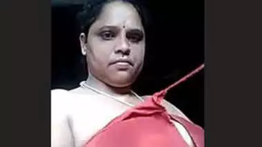 Bhabhi Showing Her Boobs and Pussy