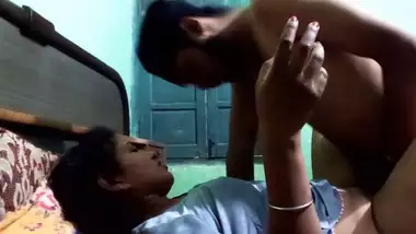 Punjabi guy fucking his friends sister at home video