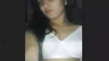 Indian Cute girl showing her nude