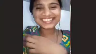 Sexy Bangla Girl Showing her Pussy