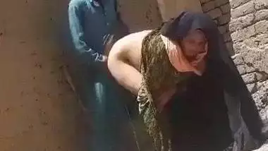 Pakistani dehati outdoor sex