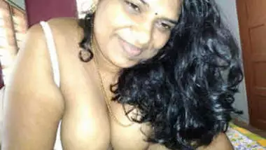 Sexy Tamil Aunty Blowjob Part 1