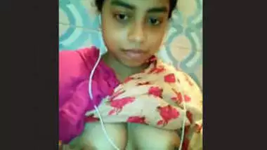 Desi Cute Girl Showing Boob and Pussy