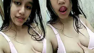 Big Boobs Asian Girl Hot Selfie