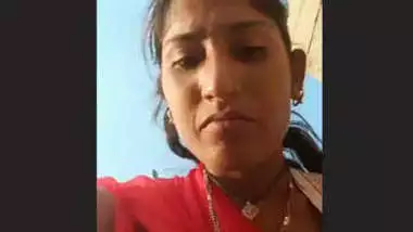 Desi Village Lady Pissing