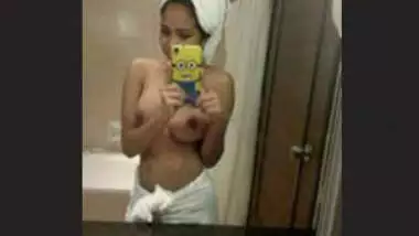 Desi Airline Hottie Girl 3 Bathing Vidos Part 3