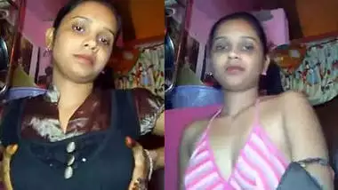 Indian girl chandini showing boobs