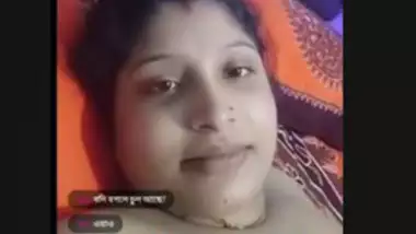 Desi Boudi Showing On Live With Full Bangla Talk Enjoy!