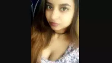 Desi cute girl fing her pussy and make video