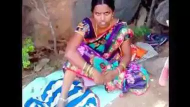 Local desi randi show her pussy after fuck outdoor