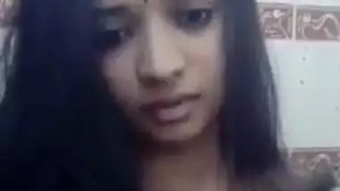 Desi wife Priya sexy selfie