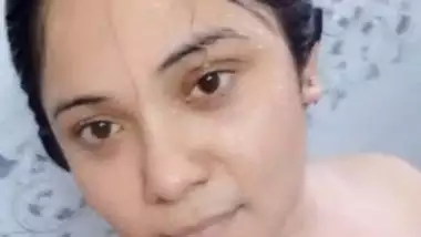 Bangla Bhabi Nude MMS